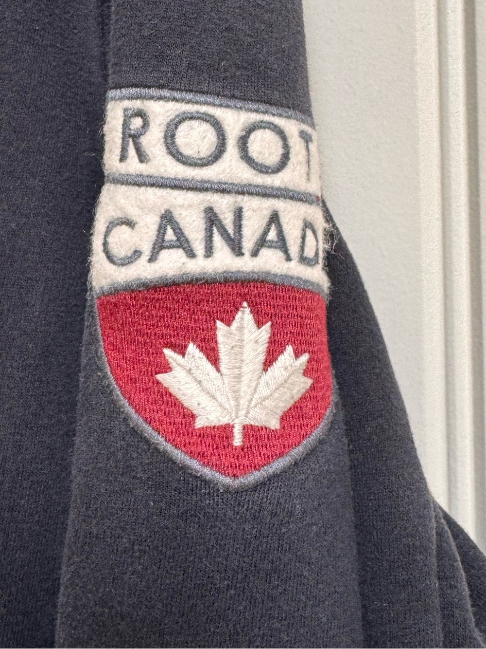 Roots Retro Black Full Zip Canada Patches Soft Jacket. Size L - Picture 4 of 10